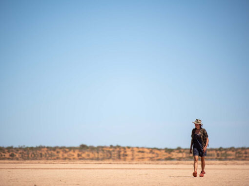 Barfuß durch Australien (Barefoot Through Australia)